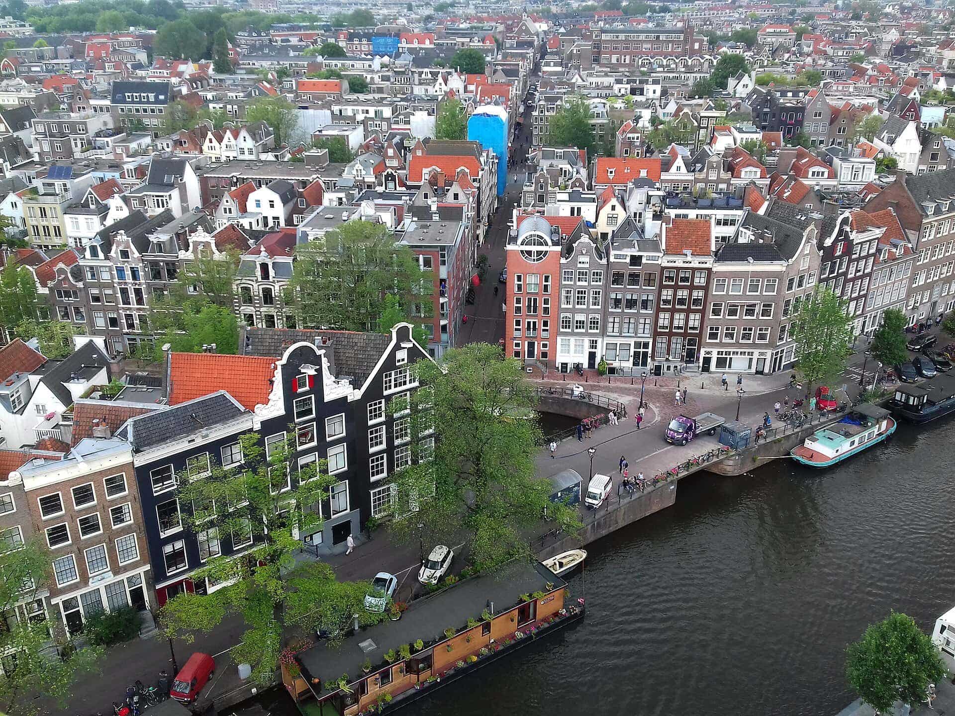 A narrow canal and gabled houses in the Jordaan